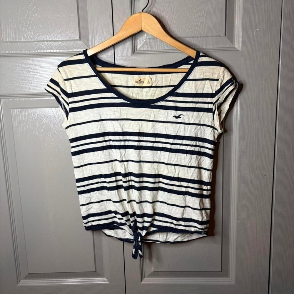Hollister white and navy striped tie front top Size S